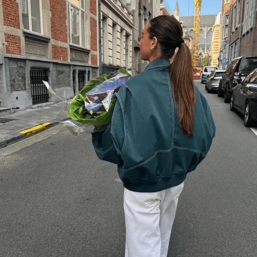 Carla – Lederjacke mit Reißverschluss und übergroßen Ärmeln - Jacken - Temala