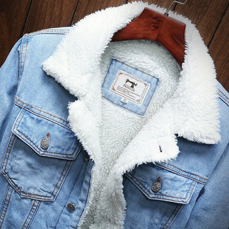 Detlef - Klassische Jeansjacke mit Futter und Knopfverschluss - Denim Jackets - Temala
