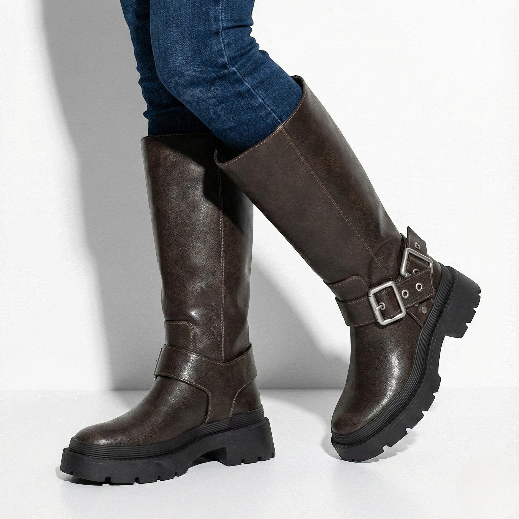 Mia – Damen Lederstiefel mit Schnallen und Profilsohle - Stiefel - Temala